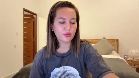 Snapshot of nellyfischer chatting on 09/16/25, 10:16 Nelly online show from 09/16/25, 10:16