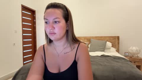 Snapshot of nellyfischer chatting on 09/22/25, 12:12 Nelly online show from 09/22/25, 12:12