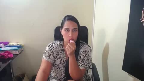 Snapshot of neny445 chatting on 12/18/24, 07:41 kelly lopez online show from 12/18/24, 07:41