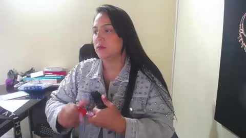 kelly lopez online show from 10/11/25, 02:15