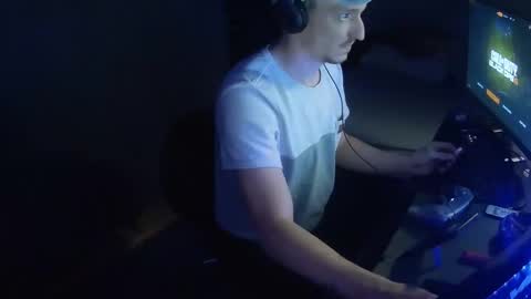 Snapshot of neoblack90 chatting on 01/17/25, 11:29 neoblack90 online show from 01/17/25, 11:29