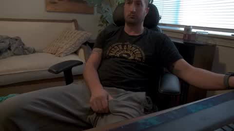 Snapshot of neox400 chatting on 11/22/25, 06:40 neox400 online show from 11/22/25, 06:40