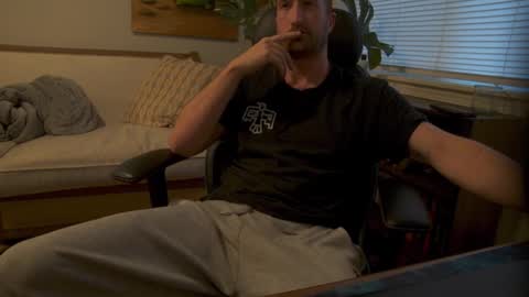 Snapshot of neox400 chatting on 11/27/25, 12:13 neox400 online show from 11/27/25, 12:13