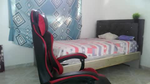 Snapshot of nerek_master chatting on 11/16/25, 04:56 nerek master online show from 11/16/25, 04:56