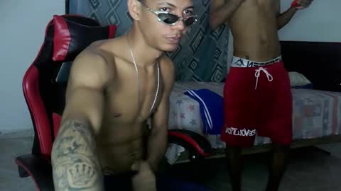 Snapshot of nerek_master chatting on 11/17/25, 08:25 nerek master online show from 11/17/25, 08:25