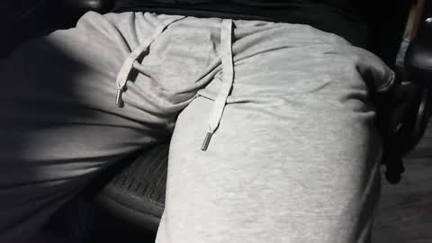 Snapshot of nevrsaynevr2000 chatting on 09/19/25, 08:31 nevrsaynevr2000 online show from 09/19/25, 08:31