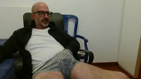 simi online show from 10/19/25, 06:30