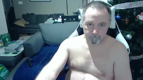 Snapshot of newvvorld chatting on 12/30/24, 05:02 NewWorld online show from 12/30/24, 05:02