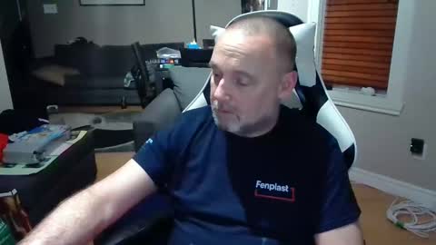 Snapshot of newvvorld chatting on 01/16/25, 10:44 NewWorld online show from 01/16/25, 10:44