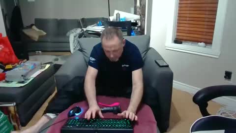 Snapshot of newvvorld chatting on 02/19/25, 10:42 NewWorld online show from 02/19/25, 10:42