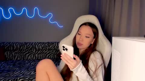 Mina online show from 11/14/25, 01:21