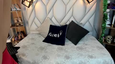 Milena online show from 01/10/25, 01:31