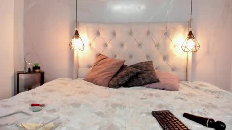 Milena online show from 10/11/25, 01:42