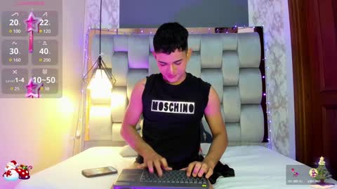 Snapshot of niall_falcon chatting on 12/13/24, 01:22 Niall online show from 12/13/24, 01:22
