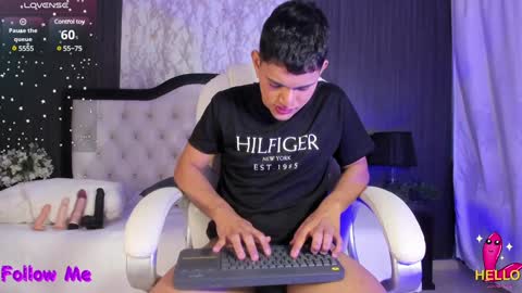 Snapshot of niall_falcon chatting on 02/01/25, 02:24 Niall online show from 02/01/25, 02:24