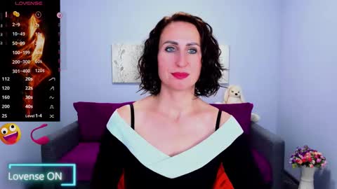 niasmithh online show from 10/02/25, 12:23