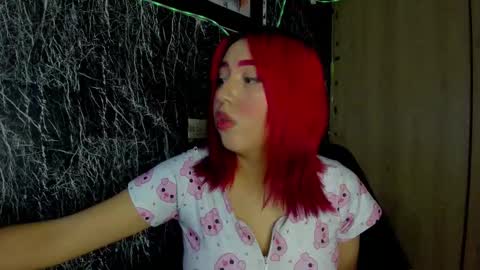 Snapshot of nicecherry_ chatting on 09/29/25, 12:49 Michell online show from 09/29/25, 12:49