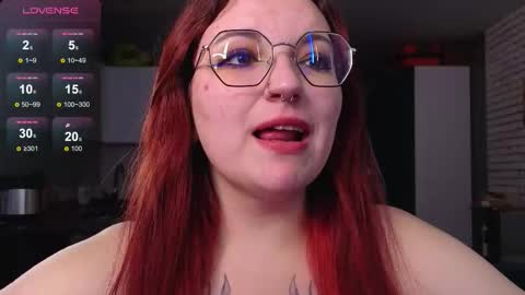 Snapshot of nicefox_ chatting on 09/26/25, 09:13 Alisa online show from 09/26/25, 09:13