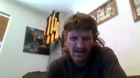 Snapshot of niceozziecockxxx chatting on 01/29/25, 01:05 Sexiishaine online show from 01/29/25, 01:05