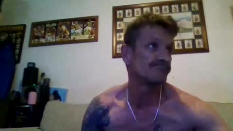 Snapshot of niceozziecockxxx chatting on 09/26/25, 06:17 Sexiishaine online show from 09/26/25, 06:17