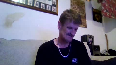 Snapshot of niceozziecockxxx chatting on 09/29/25, 06:13 Sexiishaine online show from 09/29/25, 06:13
