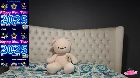 Snapshot of nichole_bree chatting on 01/07/25, 11:48 Nichole online show from 01/07/25, 11:48