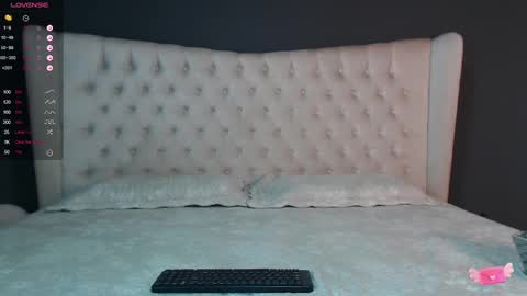Snapshot of nichole_bree chatting on 01/18/25, 11:32 Nichole online show from 01/18/25, 11:32