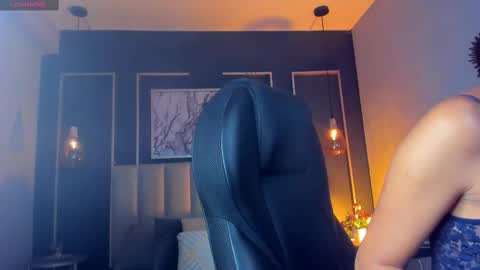 Snapshot of nichole_bree chatting on 02/14/25, 11:42 Nichole online show from 02/14/25, 11:42