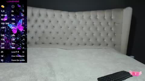 Snapshot of nichole_bree chatting on 09/20/25, 11:00 Nichole online show from 09/20/25, 11:00