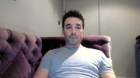 Snapshot of niciboi chatting on 03/03/25, 10:42 James online show from 03/03/25, 10:42