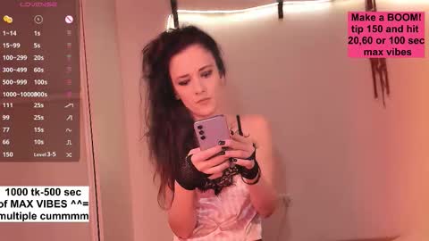 Karolina online show from 11/08/25, 10:26