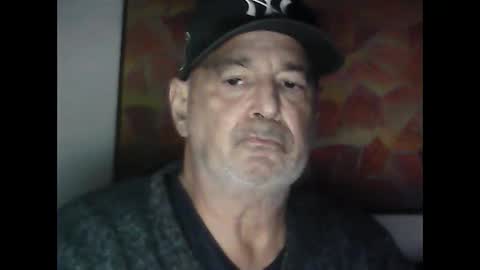 Snapshot of nickincali chatting on 12/17/24, 02:11 nickincali online show from 12/17/24, 02:11