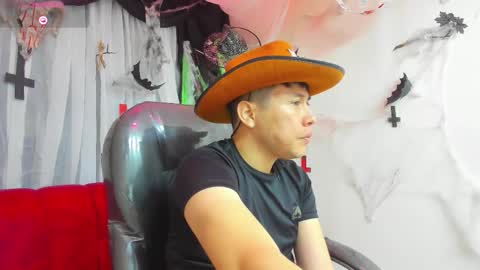 Nickk Wolff online show from 10/23/25, 06:34