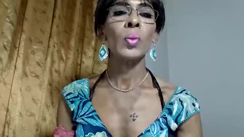 softnickla online show from 10/31/25, 06:47