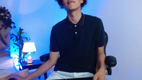 Snapshot of nickolas_moon chatting on 12/14/24, 02:53 Nickolas Muoz online show from 12/14/24, 02:53