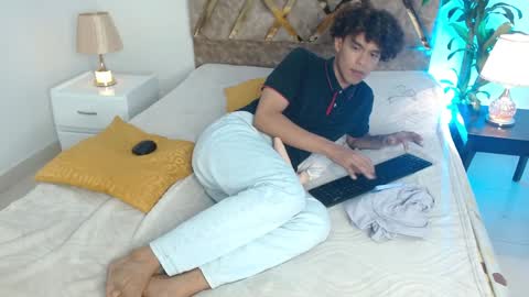 Snapshot of nickolas_moon chatting on 12/14/24, 05:58 Nickolas Muoz online show from 12/14/24, 05:58