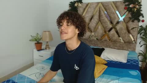 Snapshot of nickolas_moon chatting on 12/15/24, 10:26 Nickolas Muoz online show from 12/15/24, 10:26