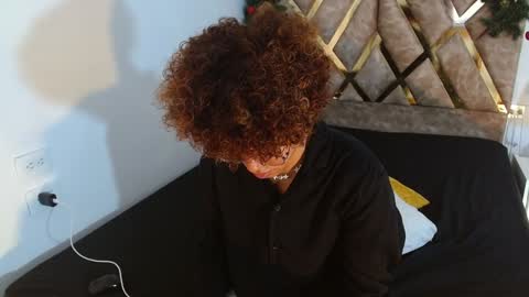 Snapshot of nickolas_moon chatting on 12/18/24, 06:57 Nickolas Muoz online show from 12/18/24, 06:57