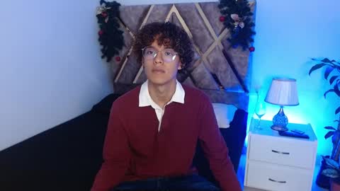 Snapshot of nickolas_moon chatting on 12/19/24, 12:23 Nickolas Muoz online show from 12/19/24, 12:23