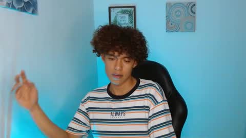 Snapshot of nickolas_moon chatting on 12/24/24, 03:27 Nickolas Muoz online show from 12/24/24, 03:27