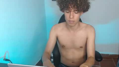 Snapshot of nickolas_moon chatting on 12/26/24, 12:46 Nickolas Muoz online show from 12/26/24, 12:46