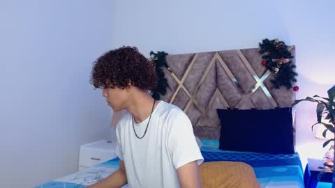 Snapshot of nickolas_moon chatting on 12/26/24, 03:42 Nickolas Muoz online show from 12/26/24, 03:42