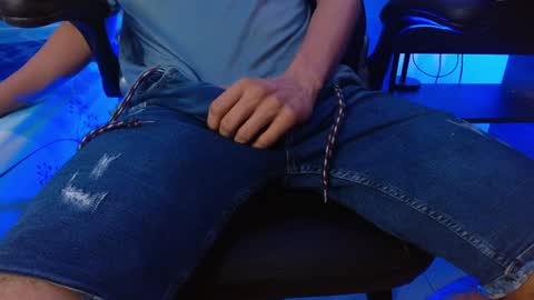 Snapshot of nickolas_moon chatting on 12/29/24, 01:13 Nickolas Muoz online show from 12/29/24, 01:13