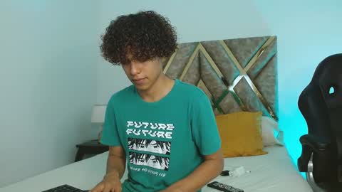 Snapshot of nickolas_moon chatting on 01/08/25, 03:07 Nickolas Muoz online show from 01/08/25, 03:07