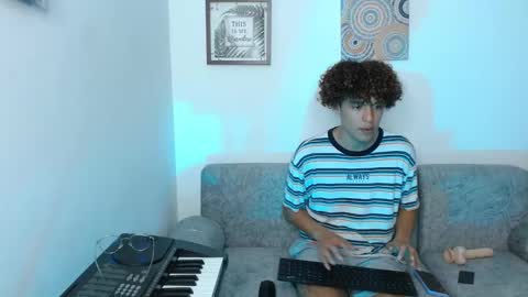 Snapshot of nickolas_moon chatting on 01/14/25, 12:11 Nickolas Muoz online show from 01/14/25, 12:11