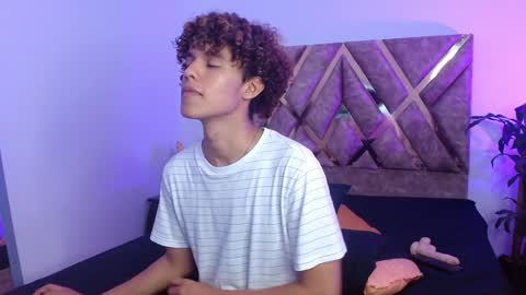 Snapshot of nickolas_moon chatting on 02/02/25, 07:25 Nickolas Muoz online show from 02/02/25, 07:25