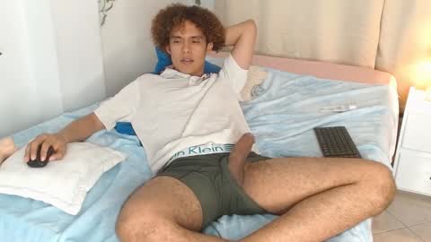 Snapshot of nickolas_moon chatting on 02/04/25, 08:49 Nickolas Muoz online show from 02/04/25, 08:49