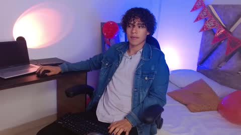 Snapshot of nickolas_moon chatting on 02/16/25, 07:16 Nickolas Muoz online show from 02/16/25, 07:16