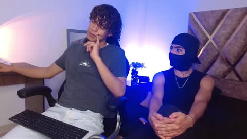 Snapshot of nickolas_moon chatting on 02/23/25, 01:42 Nickolas Muoz online show from 02/23/25, 01:42