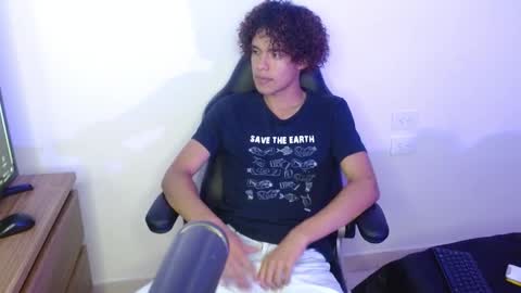 Snapshot of nickolas_moon chatting on 09/10/25, 03:23 Nickolas Muoz online show from 09/10/25, 03:23